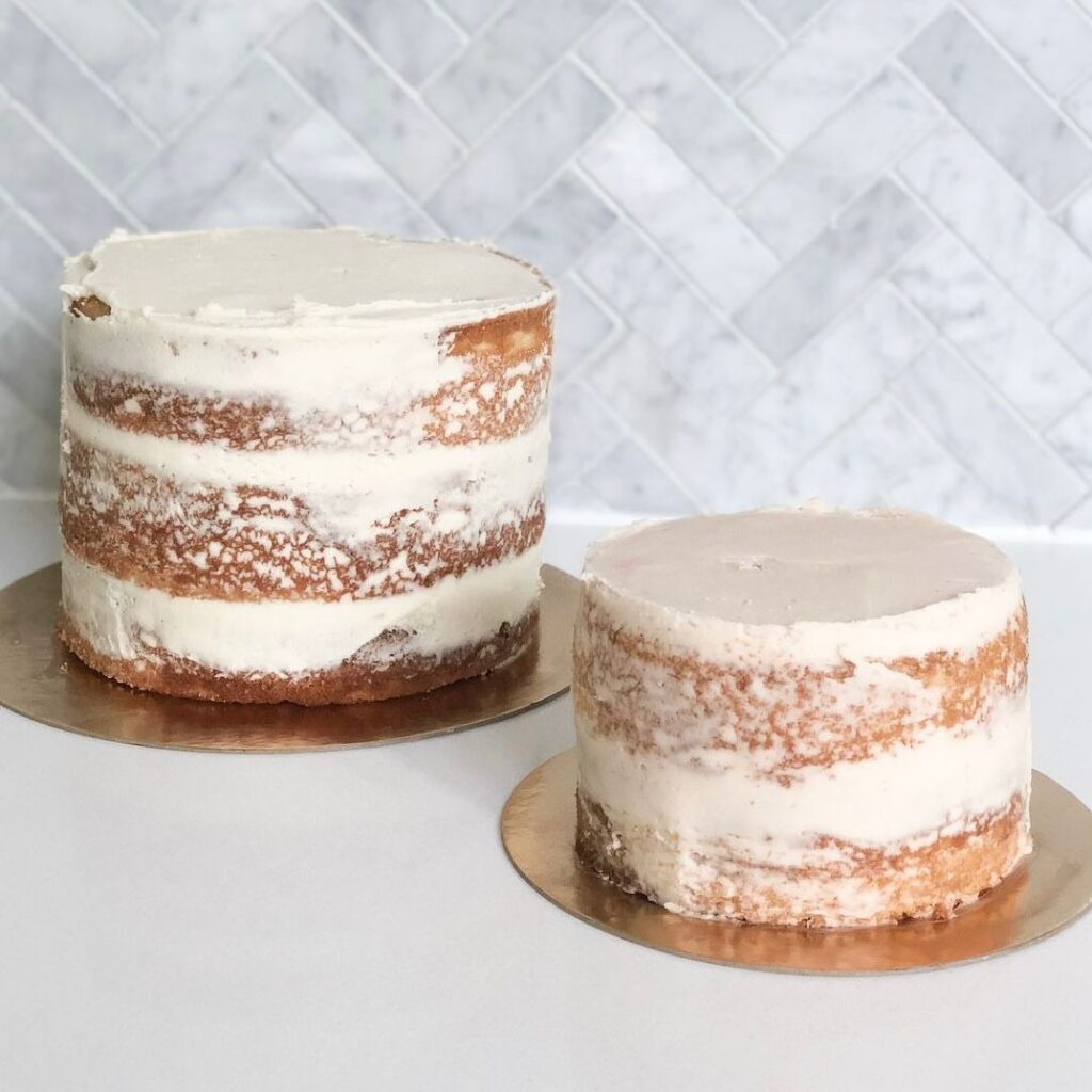 how to frost a cake