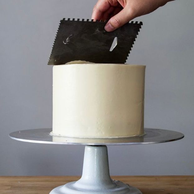 how to frost a cake
