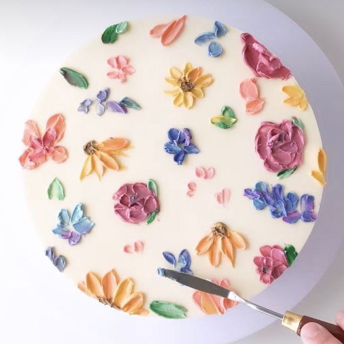 10 PRO TIPS FOR DECORATING CAKES LIKE A PASTERY CHEF